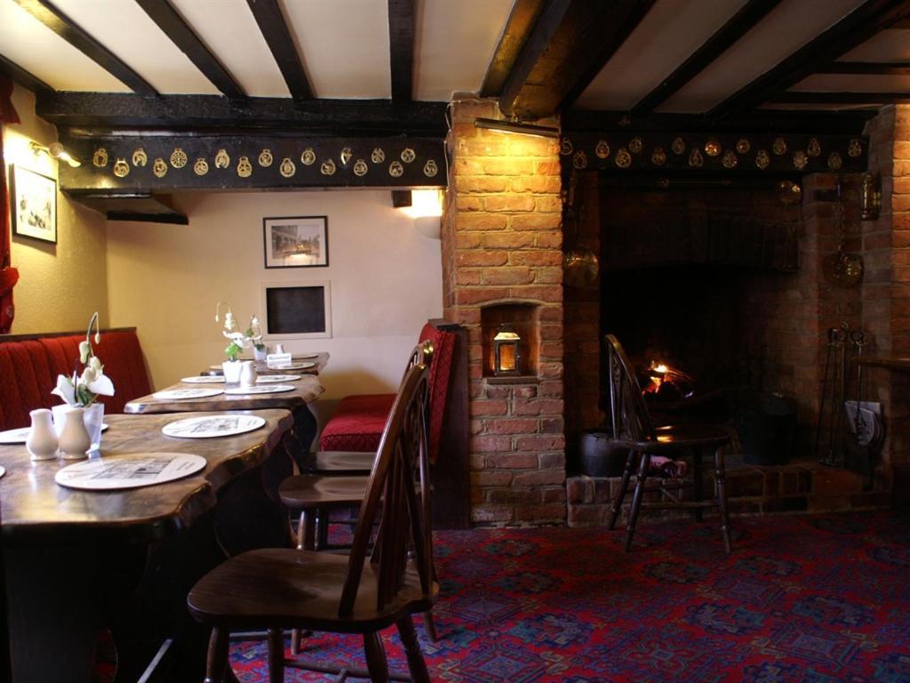 The Saracens Head Inn أميرشام المظهر الخارجي الصورة