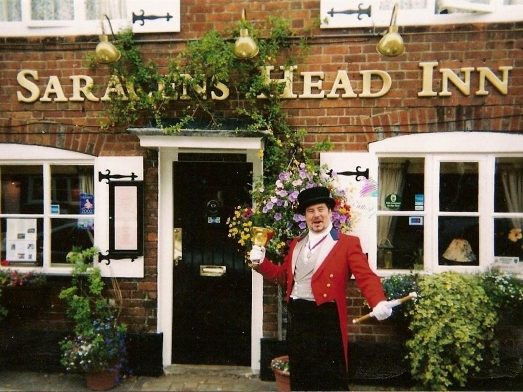 The Saracens Head Inn أميرشام المظهر الخارجي الصورة