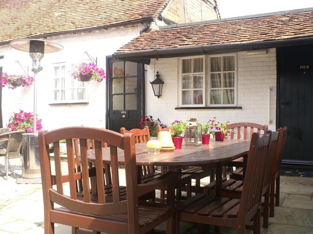 The Saracens Head Inn أميرشام المظهر الخارجي الصورة