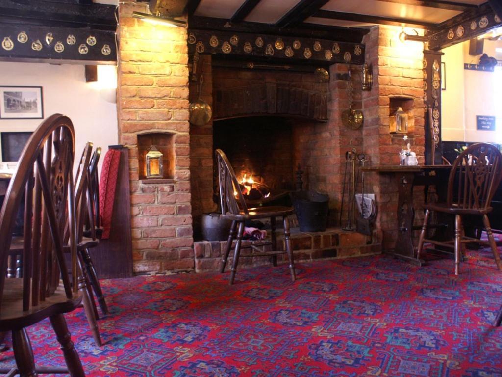 The Saracens Head Inn أميرشام المظهر الخارجي الصورة